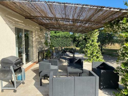 Maison De Plain Pied Avec Terrain De P�tanque