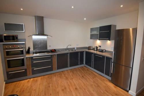 Central 3 Bedroom Apartment With Parking & Balcony