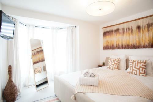 Charming And Bright Fishermans Cottage In Newquay