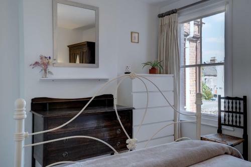 A Homely Golden Triangle Gem L Free Parking