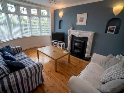 Pass The Keys Beautiful 2-bedroom Home In Wilford