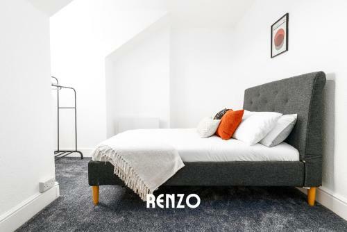 Stunning 2 Bed Apartment With Free Parking & Wifi