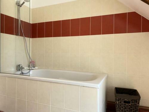 R�sidence -plevenon - Maisons & Villas 074