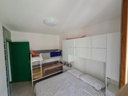 Apartamento Bilocale Con Soppalco E Piscina Vicino Al Centro.