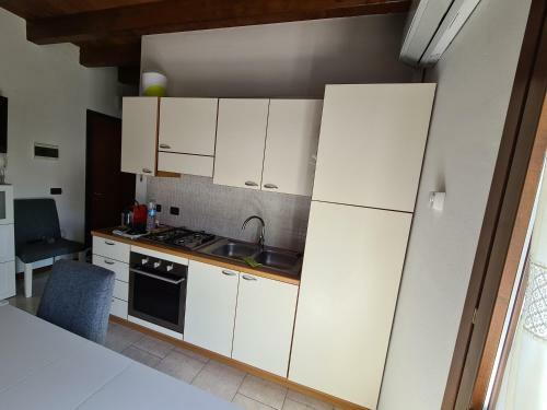 Apartamento Bilocale Con Soppalco E Piscina Vicino Al Centro.
