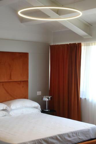 Bed & Breakfast C House Rooms Lake