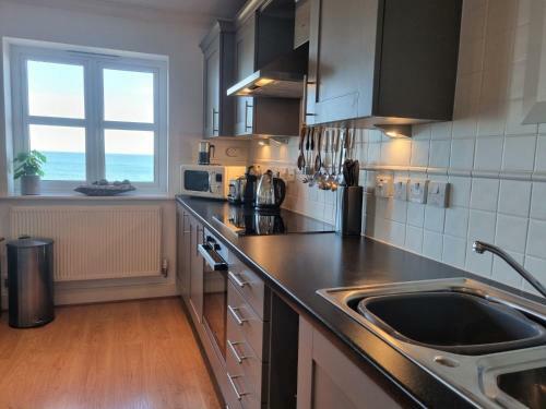 Apartamento Beachfront Flat With Balcony & Stunning Sea Views