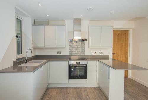Mount View Apartment With Garden And Sea Views