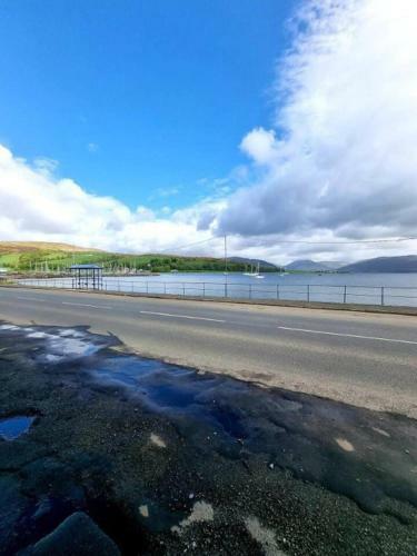 Charming 1-bed Apartment In Isle Of Bute