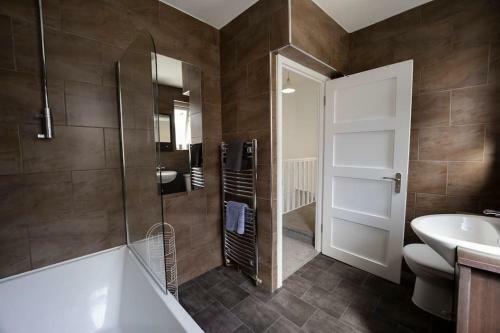 Spacious Holiday Home In Porthcawl