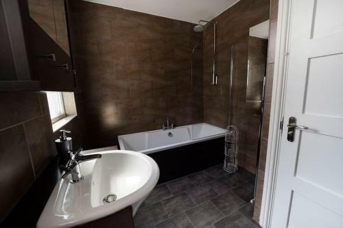 Spacious Holiday Home In Porthcawl