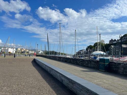 2 Bed Harbourside Apartment Porthmadog