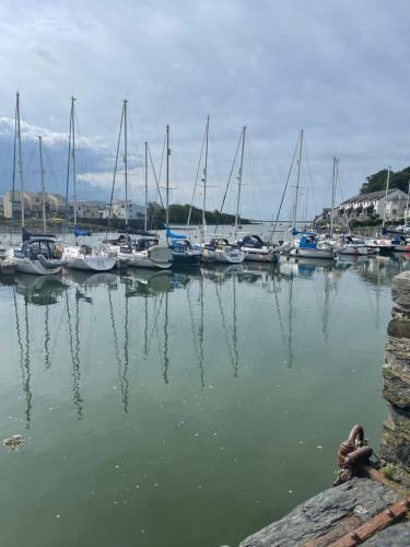 2 Bed Harbourside Apartment Porthmadog