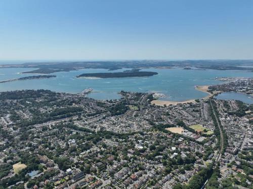 Entire Seaside Luxury Home With On Site Parking!