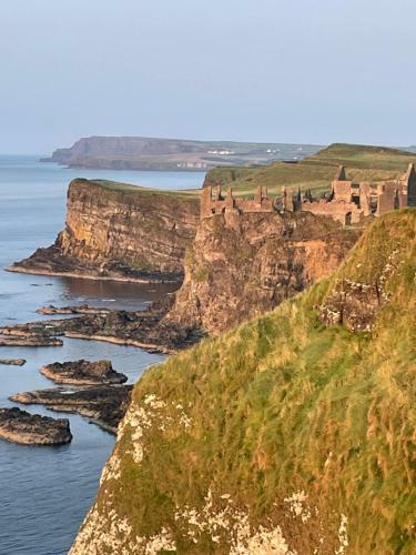 *new* Coastal Links Apartment, Portrush