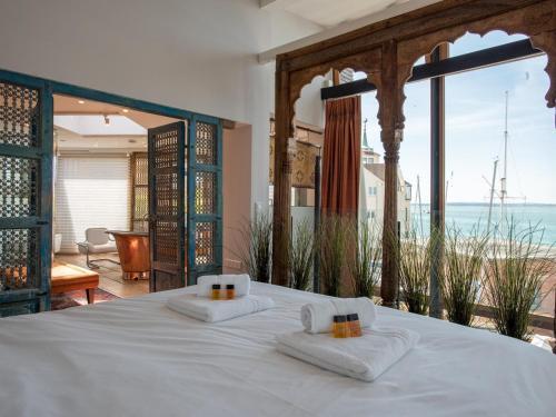 Pass The Keys Unique 4bed With Unbeatable Views And Swimming Pool