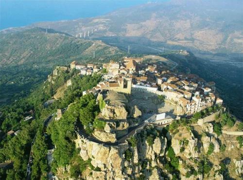 1000mt Di Altezza A 10km Dal Mare