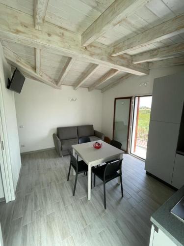 Apartamento Nuovo Bilocale Con Terrazza, Posada (Nu)