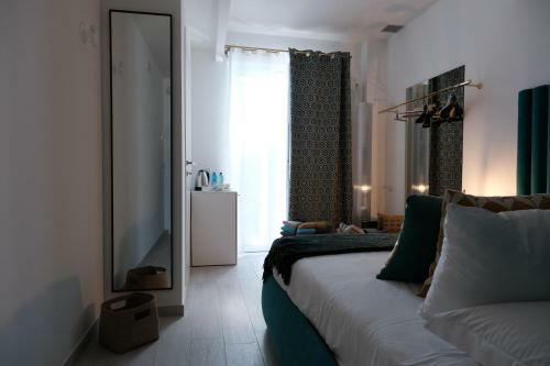 Hostal Altamarea Rooms