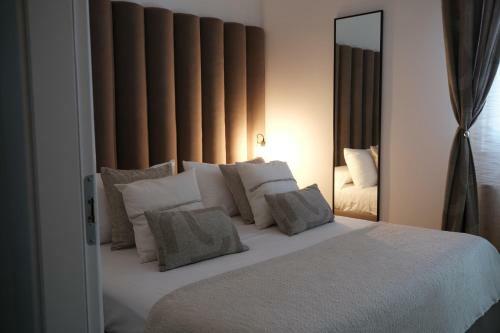 Hostal Altamarea Rooms