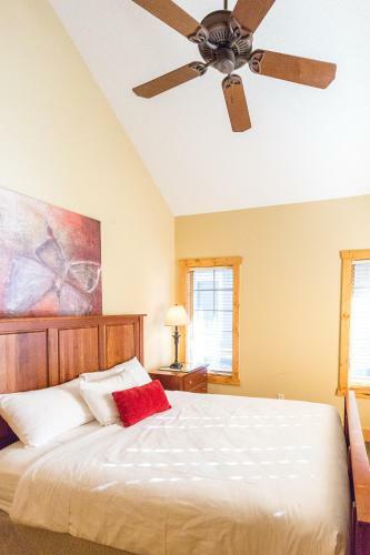 Interlachen Unit 18