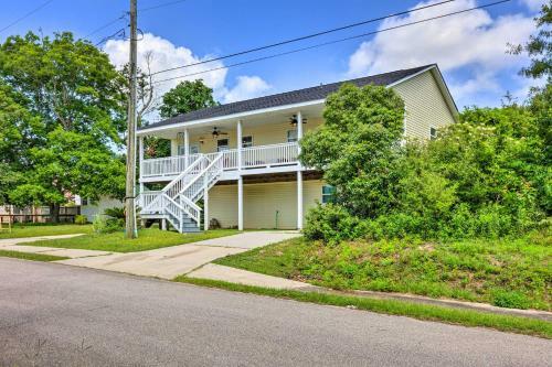 Downtown Waveland Home 2 Blocks To Beach!
