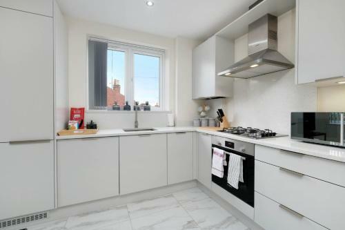 Oxford Rd 2 Bed Serviced Apartment 06 With Parking, Reading
