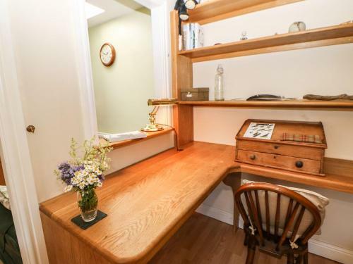 3 Westgate Mews