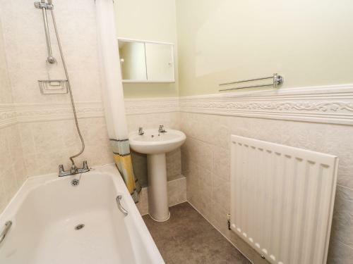 3 Westgate Mews