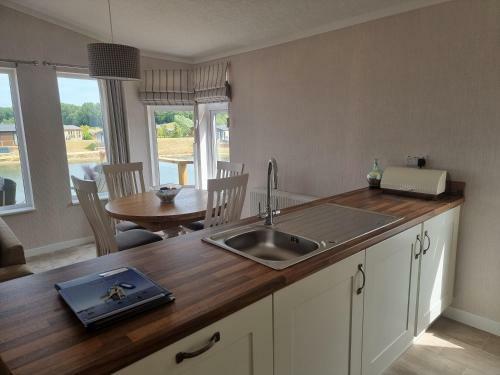 Remarkable 2-bed Luxury Lodge In Routh With Hottub