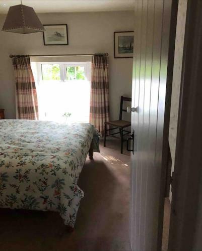 Lovely Cornish Cottage In Small Village Setting