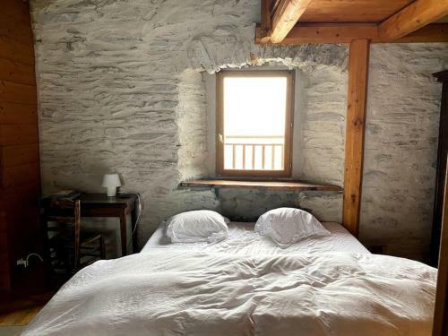 Unique Two-bedroom Chalet, 180� Degrees View
