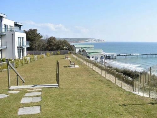 Pass The Keys Breathtaking Views Open Plan Luxury Apartment