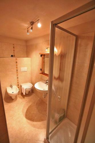 Hostal Maso Toneto