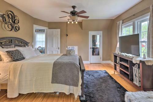 Cabool Retreat - Private Backyard With Hot Tub!