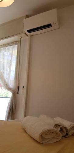 Apartamento Private Garage,air Cond, Quite, Near Train Station