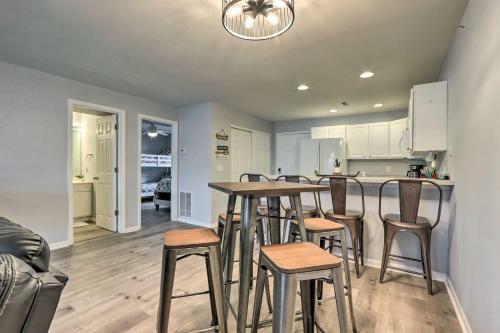 Apartamento Camdenton Condo With Pool Access And Lake Views!