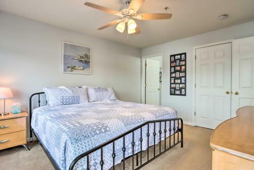 Apartamento Breezy Lakefront Condo With Balcony And Boat Slip