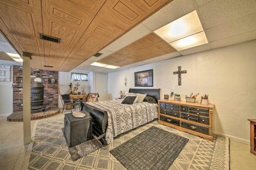 Traditional Country Home In de Soto With Yard!