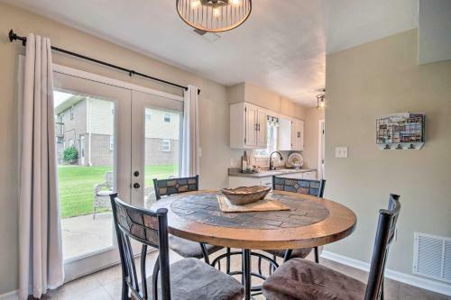 Relaxing Townhome, 4 Mi To Mizzou University!
