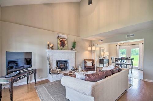 Relaxing Townhome, 4 Mi To Mizzou University!