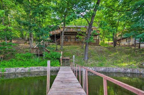 Lakefront Eldon Home With Private Boat Dock!