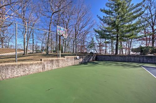 Apartamento Spacious Lakeside Condo With Community Perks!