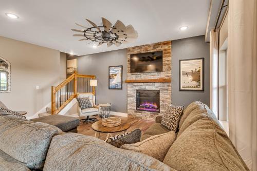 Lakeside Retreat Home