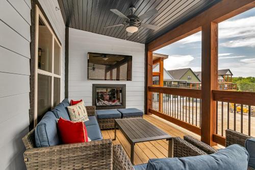 Lakeside Retreat Home