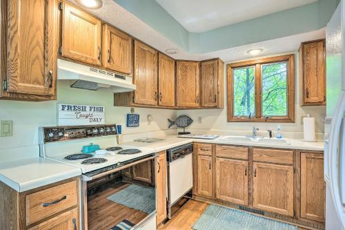 Airy Branson Home With Lake Access And Grills!