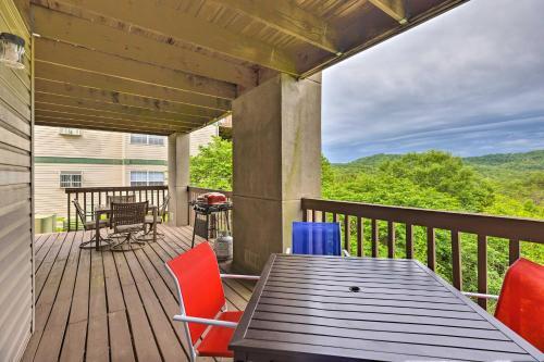 Apartamento Branson Retreat With Pool Access - 1 Mi To Sdc!