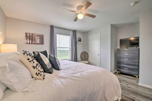 Apartamento Cheerful Condo Patio, 2 Mi To Branson Strip!