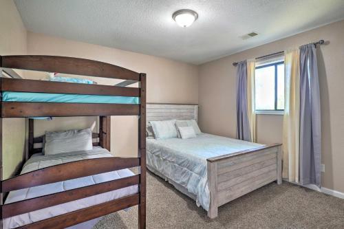 Apartamento Reeds Spring Condo With Balcony And Pool Access!
