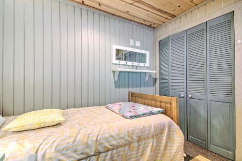 Serene Sunrise Beach Cabin With Private Dock!
